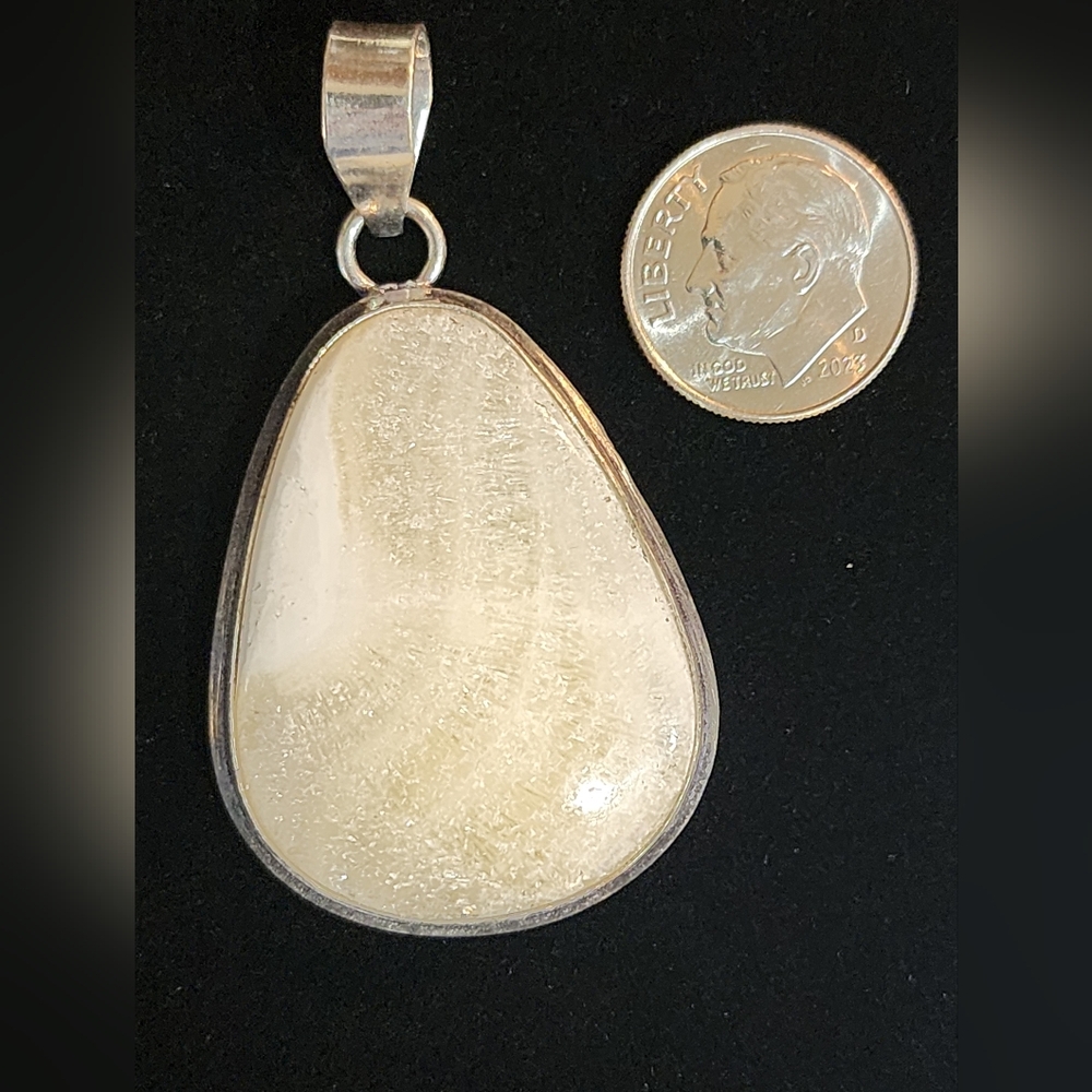 Laguna Lace Calcite Pendant 🤍